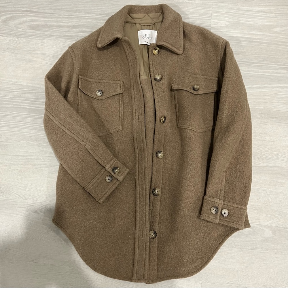 NWOT Aritzia Ganna Shirt‎ Jacket Size Small Color Taupe Beige